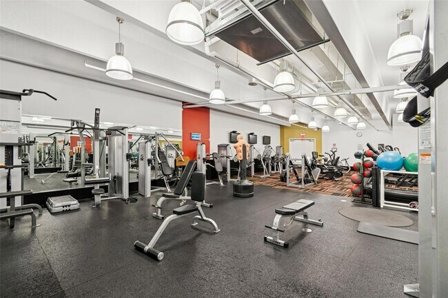 Building Photo - 101 S Eola Dr