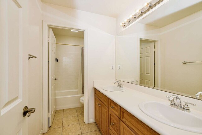 Building Photo - Experience Scenic Luxury in This Spectacular 4-Bed+Office/4-Bath Home Within the Exclusive Sycamo...