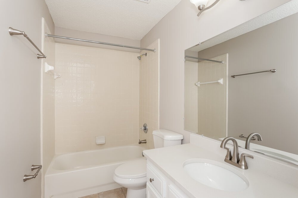 Building Photo - 3014 Caroline Crest Dr E
