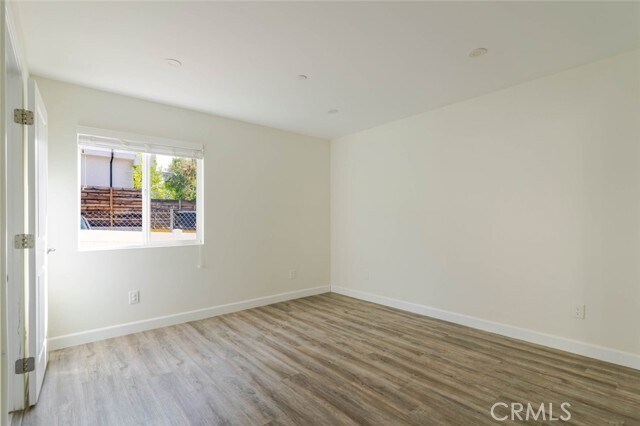 Building Photo - 9920 Pinewood Ave