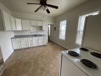 Building Photo - 1321 Cedar St