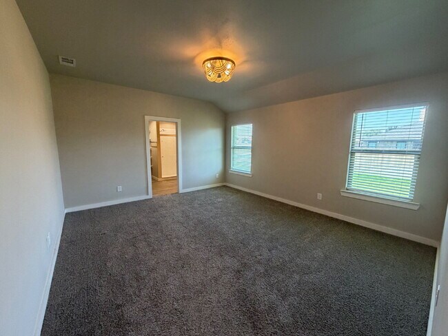 Building Photo - * MOVE IN SPECIAL * Beautiful 4 Bedroom 2 Bath Home in Wollforth Near a Beautiful Park!
