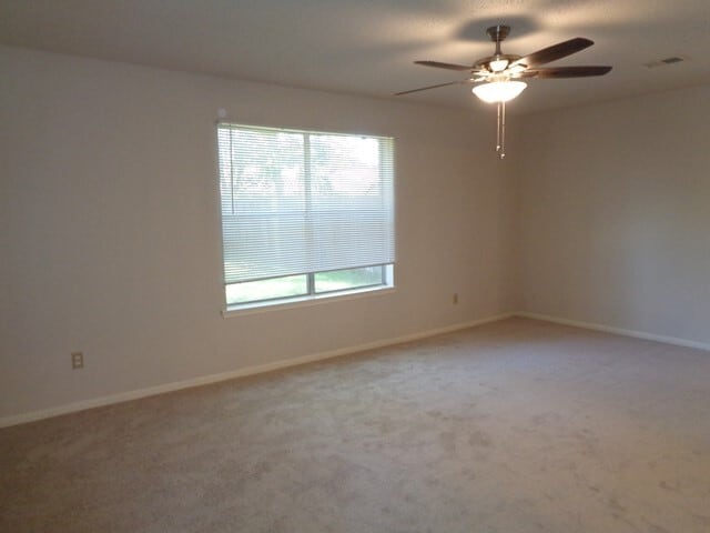 Building Photo - 2111 Pincher Creek Dr