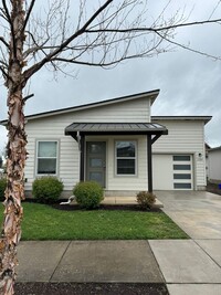 Building Photo - Beautiful 2 bedroom/1 bath home at Turtle ...