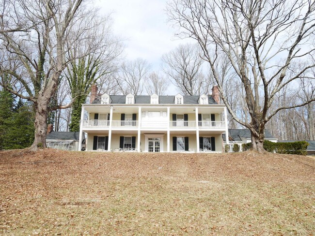 Building Photo - Stunning 1928 Estate Home in Caves Valley ...