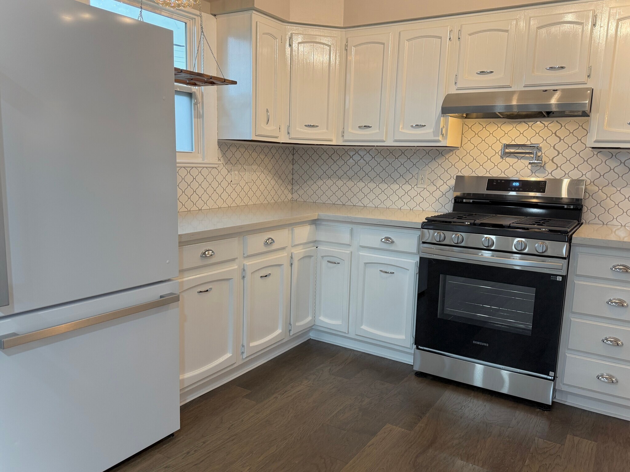 The stove in the kitchen is brand new - 820 Thirba St