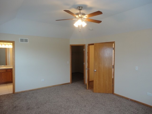 Building Photo - 8058 W Rosebury Dr