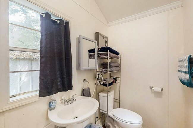 Building Photo - 2306 Escambia Dr