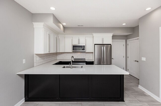Building Photo - GREAT LOCATION!! 3 Bedroom, 2.5 Bathroom Townhome in Waukee!