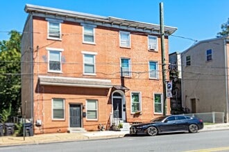 Building Photo - 603 W 4th St