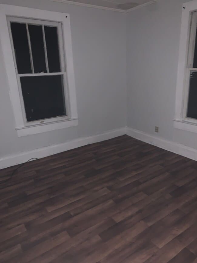 Building Photo - 2-bedroom 1 Bathroom