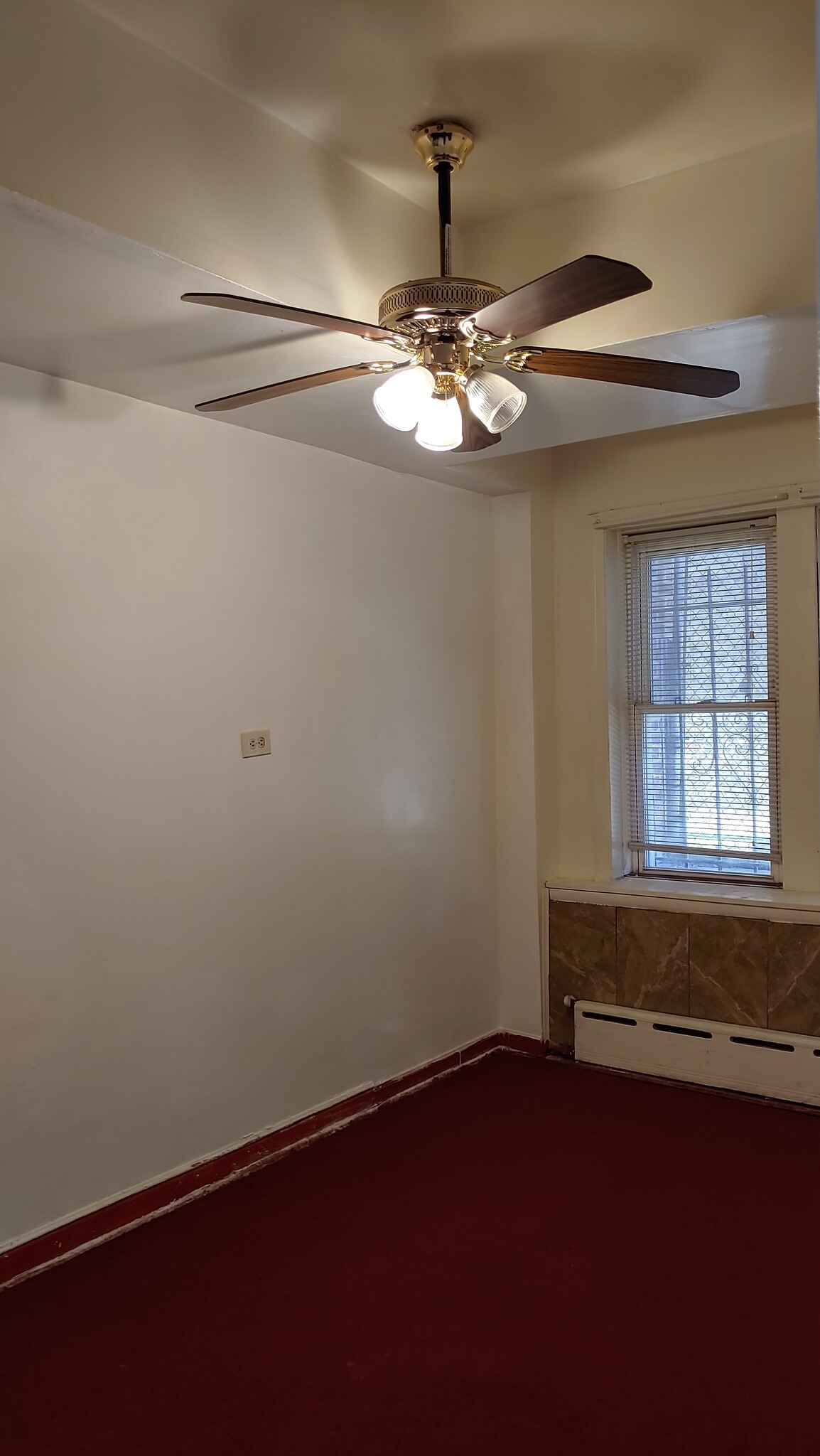 Building Photo - 1720 W 76th St