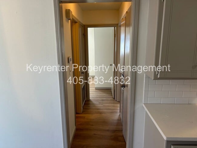 Building Photo - * * * $250 Move-in Special * * * Charming 2-Bedroom / 2-Bathroom Home! * * * $250 Move-in Special...