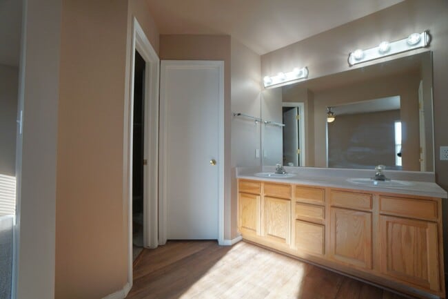 Building Photo - 3411 MacGregor Dr