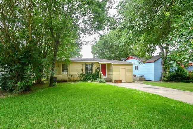 Primary Photo - 225 17th Ave N