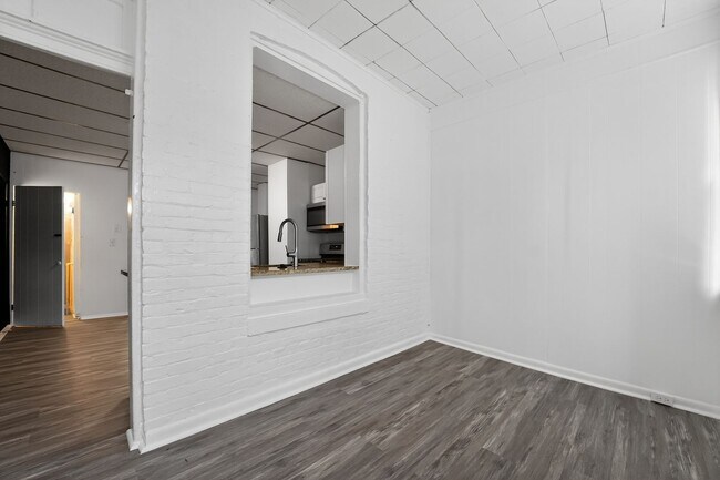 Building Photo - 2 bedroom 1.5 bath rowhome for rent in Baltimore
