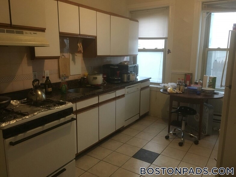 Building Photo - 67 Harvard Ave