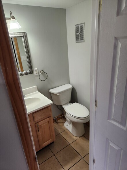 Building Photo - 203 Governors Park Rd