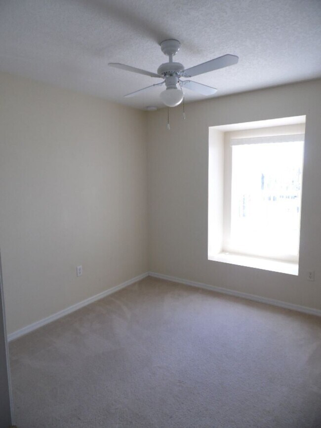 Building Photo - 3/2.5 Townhouse in Kissimmee