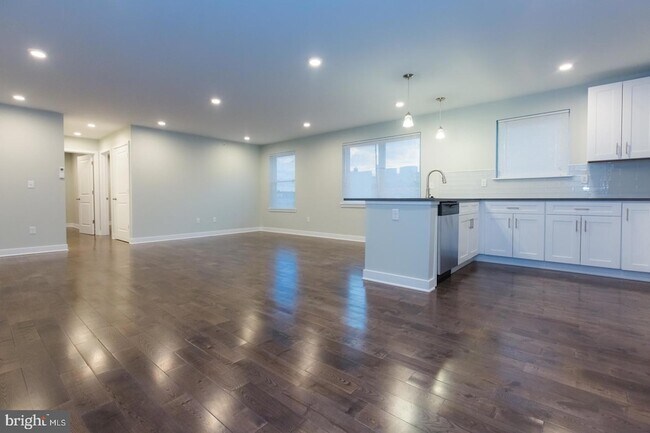 Building Photo - 1228-32 W College Ave