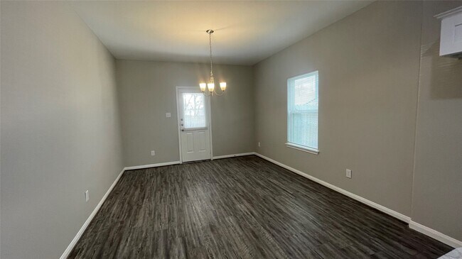 Building Photo - 4510 Mayflower St