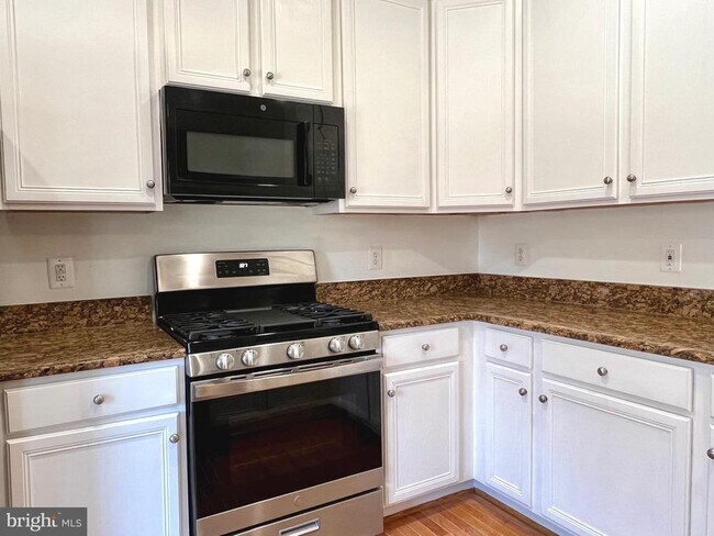 Building Photo - 21831 Ladyslipper Sq