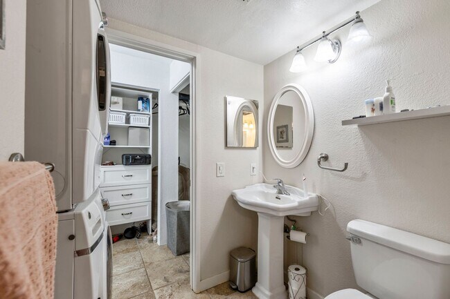 Building Photo - Beautifully Renovated Ground-Floor 2BR/1.5BA Condo in Kihei Villages – Furnished w/ 2 Parking Spaces