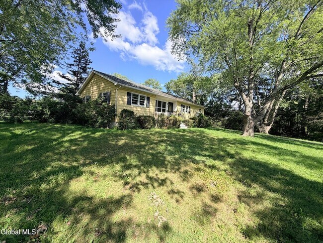 Building Photo - 5 Blue Creek Ln