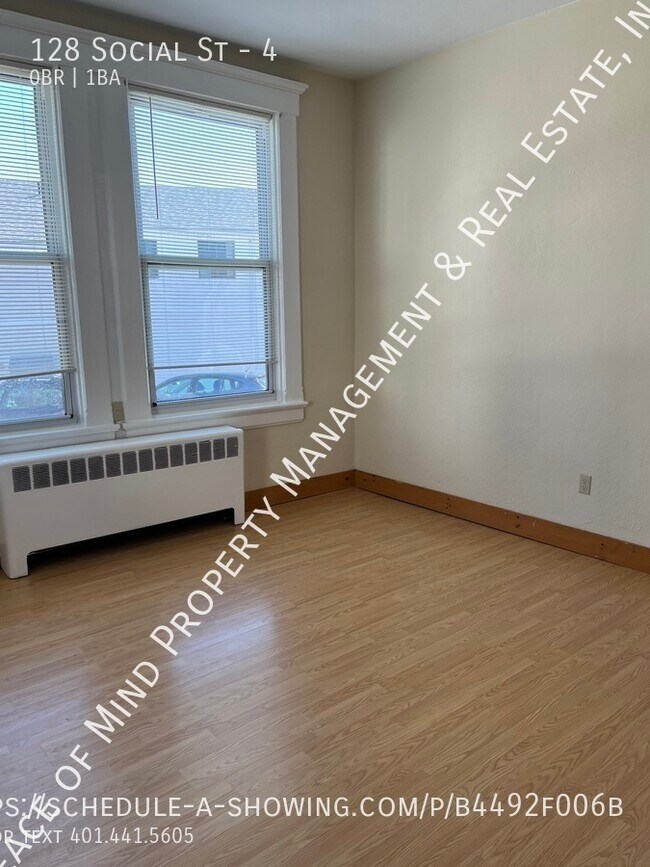 Building Photo - 128 Social St