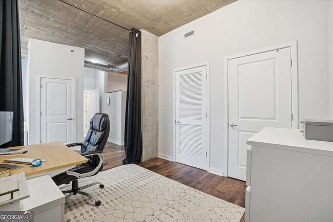 Building Photo - 923 Peachtree St NE