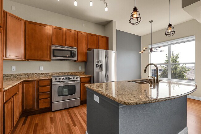 Building Photo - $1,995.00, 1 bed, 1 bath, located in Engle...