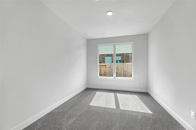 Building Photo - 10427 Shining Dawn Wy