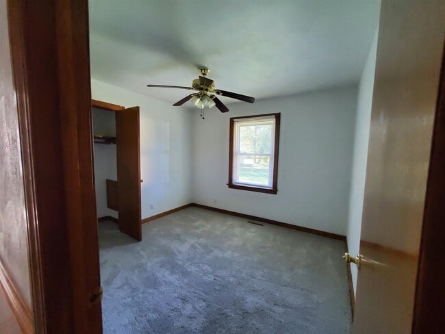 Building Photo - 231 Crescent Dr