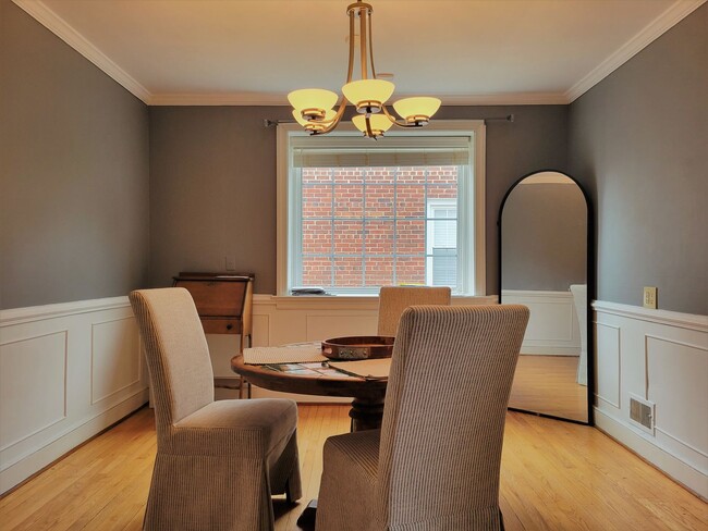 Building Photo - Remodeled 4 bedroom 2 full brick bath cape...