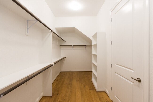 Building Photo - 7402 Kearney Hill Ln