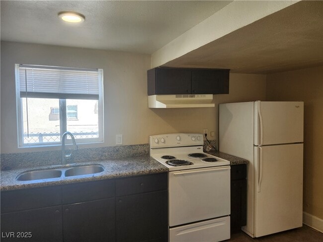 Building Photo - 137 S 15th St