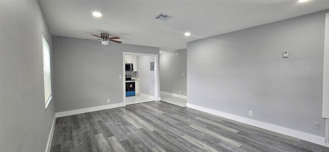 Building Photo - 8606 NW 35th St