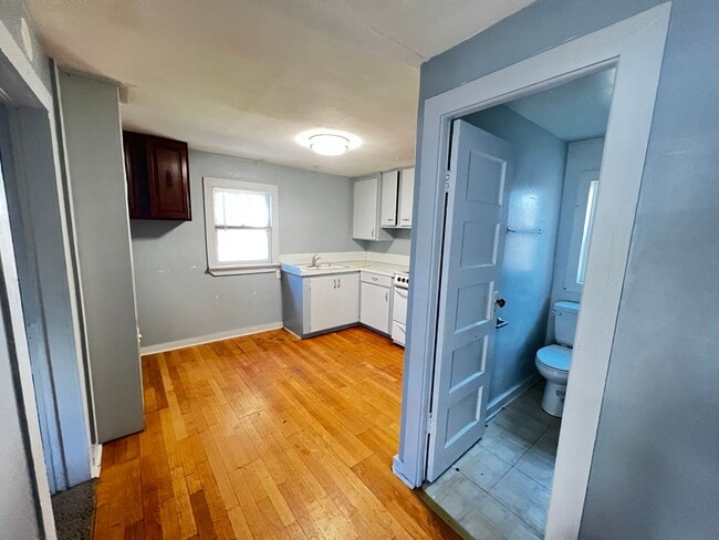 Building Photo - 309 S 33rd St
