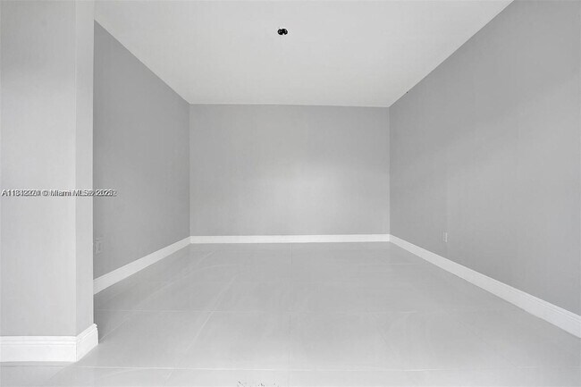 Building Photo - 3900 SW 47th Ave
