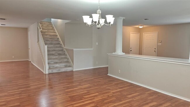 Building Photo - 909 Lodosa Dr
