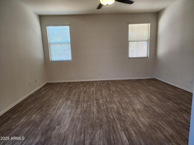 Building Photo - 7559 W Andrea Dr