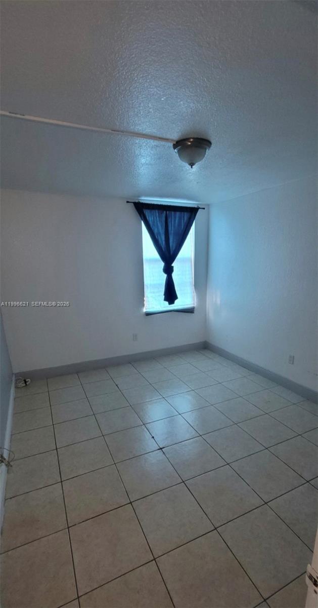 Building Photo - 1805 W 56th St