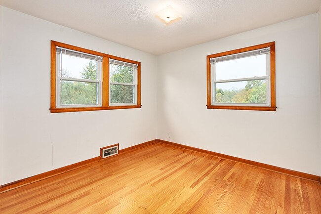 Building Photo - Coming Soon: 3BR+, 1BA House with great storage and outdoor space (Please reach out before applyi...