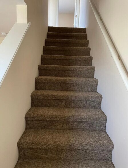 Stairs - 1040 Autumn Leaf Dr