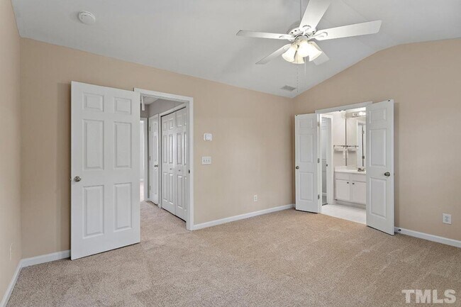 Building Photo - **OFFERING REFUNDABLE APPLICATION FEES** Terrific 3BD, 2.5BA Raleigh End Unit Townhome in a Prime...