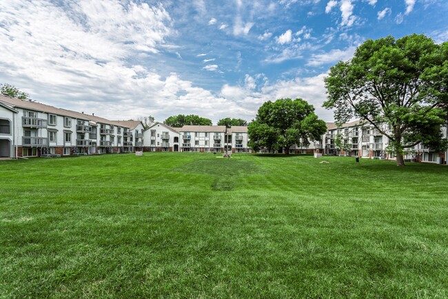 Primary Photo - Bay Pointe Apartments