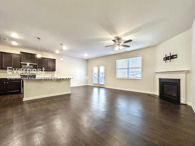 Building Photo - 176 Woodhouse Cir