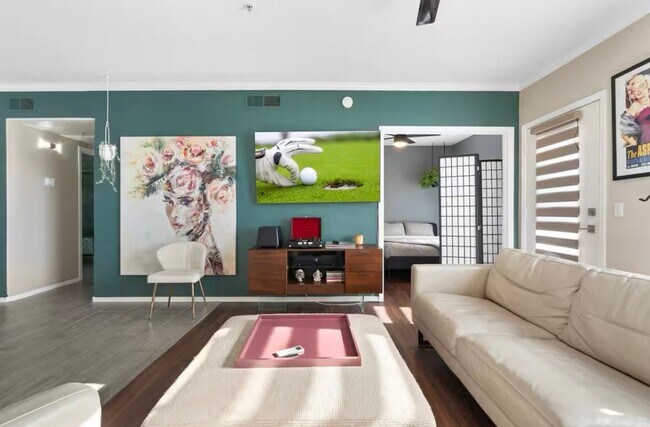 Building Photo - Charming 2BR Condo in Scottsdale