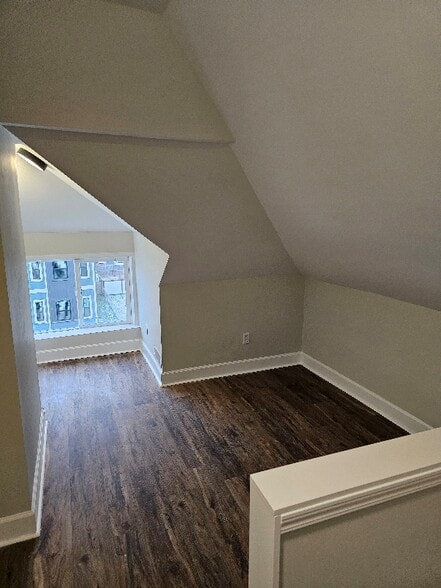 Building Photo - 2033 Carrollton Ave