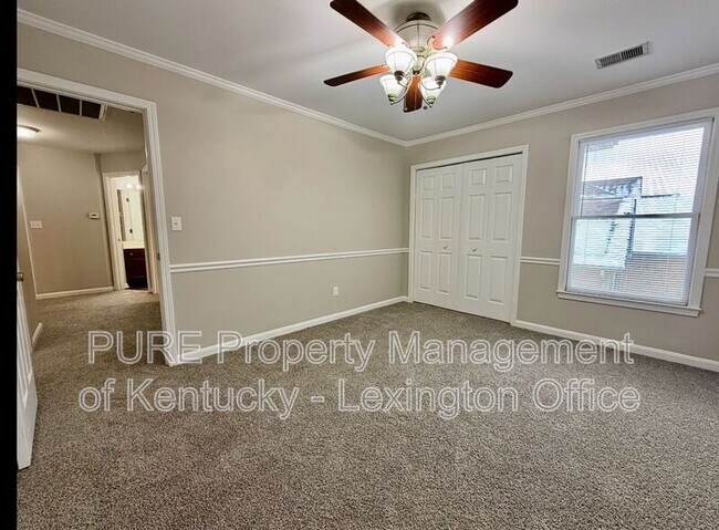 Building Photo - 552 Forest Hill Dr